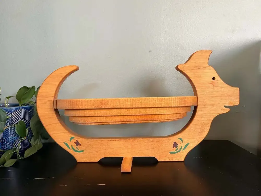 Vintage Wooden Pig Collapsible Trivet with Pineapple Motif